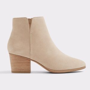 Like new Aldo Sevi Tan/Khaki Ankle Boots Size 9